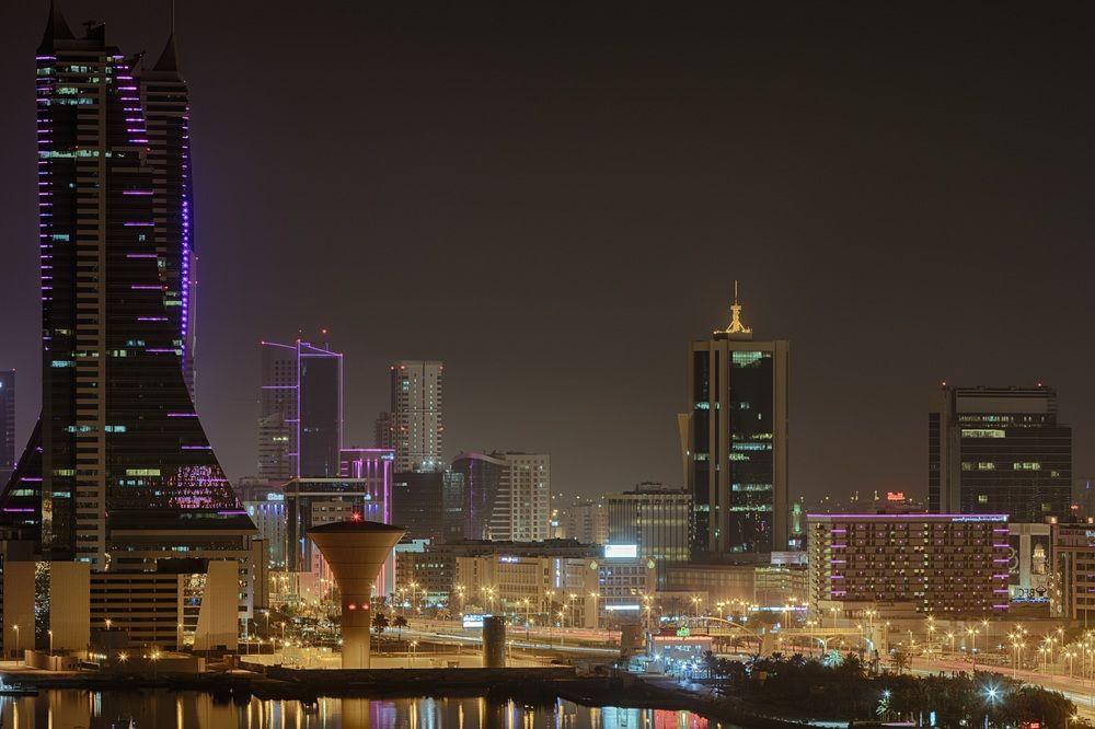 Le Méridien City Centre Bahrain Manama Extérieur photo Manama skyline
