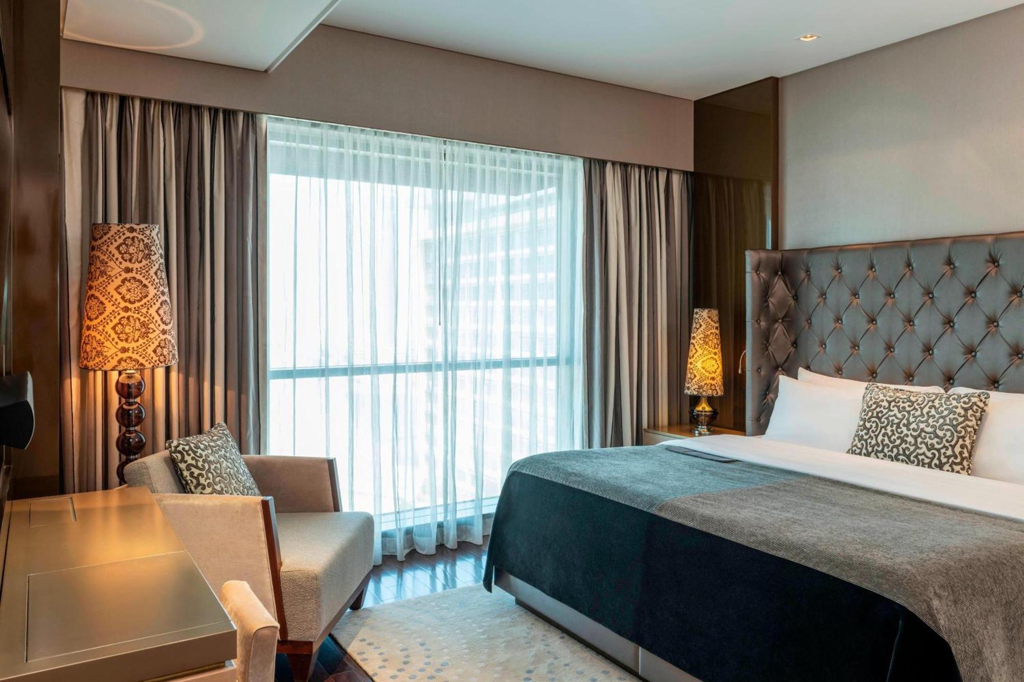 Le Méridien City Centre Bahrain Manama Extérieur photo A bedroom at the hotel